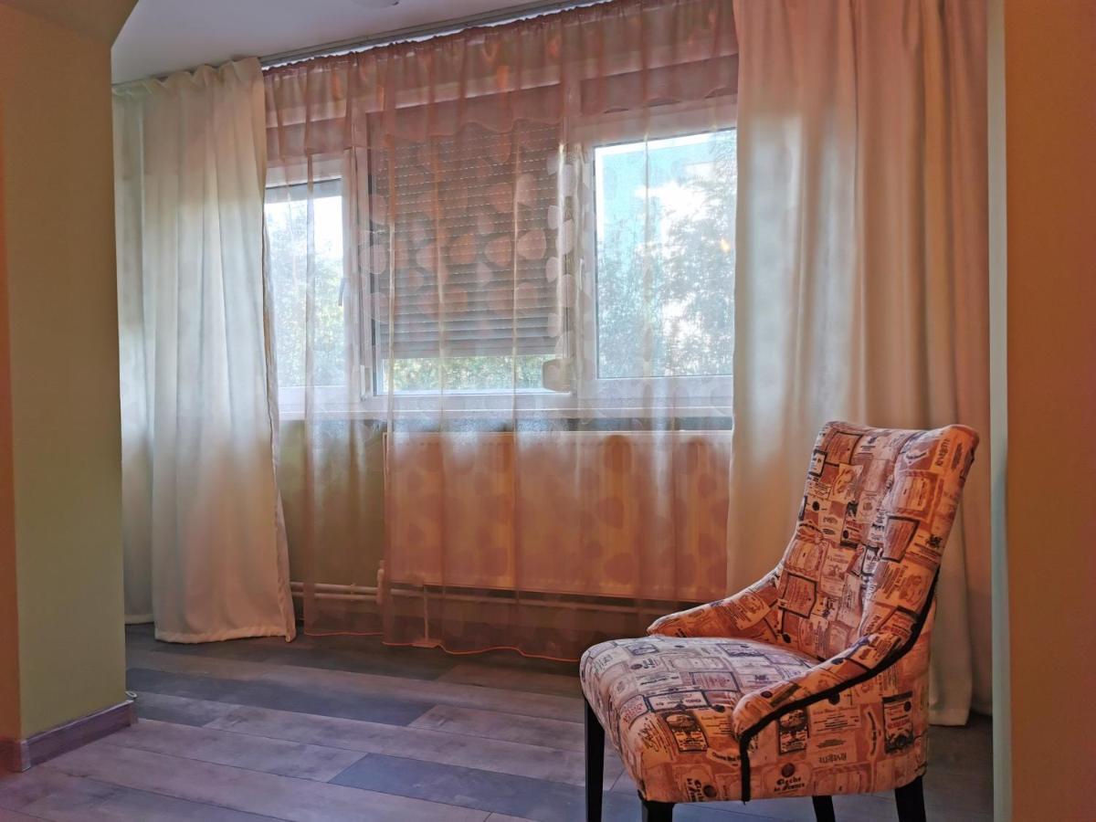 Chic Apartment Брэила Экстерьер фото