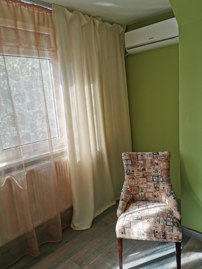 Chic Apartment Брэила Экстерьер фото
