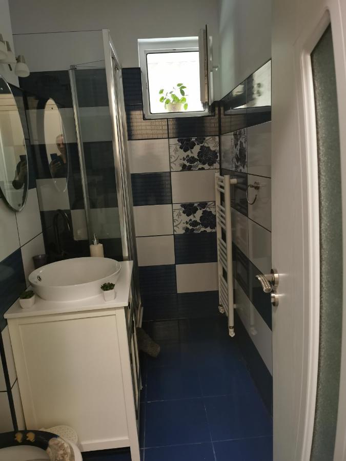 Chic Apartment Брэила Экстерьер фото
