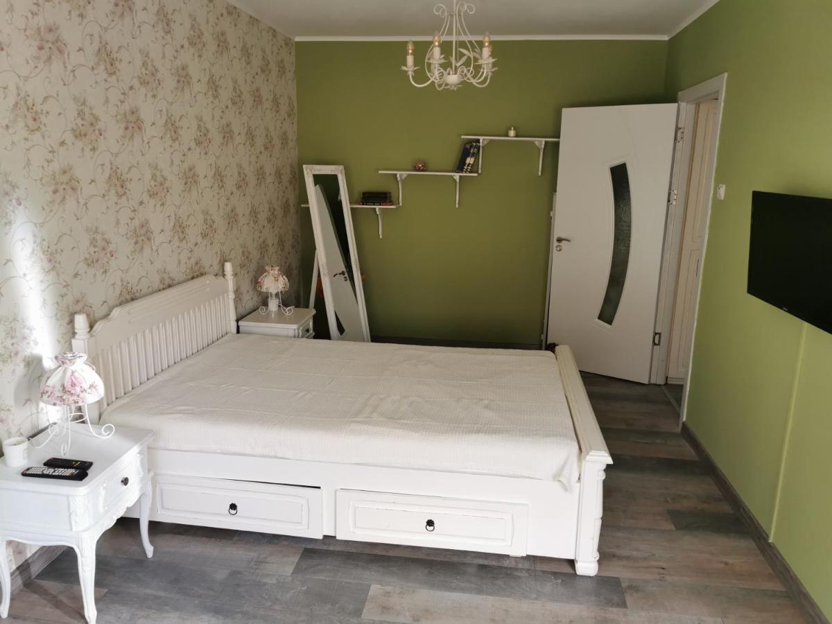 Chic Apartment Брэила Экстерьер фото